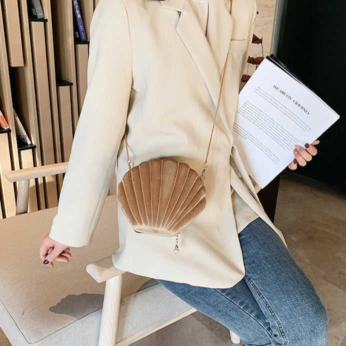 Conner תיק צד בסגנון צדף