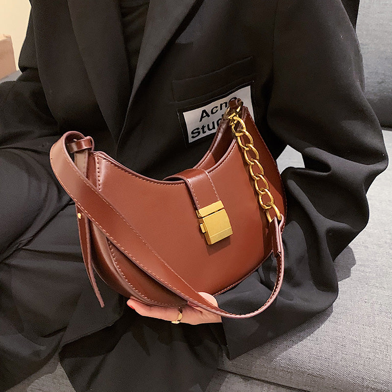 Oren תיק שולדר בשילוב אבזם