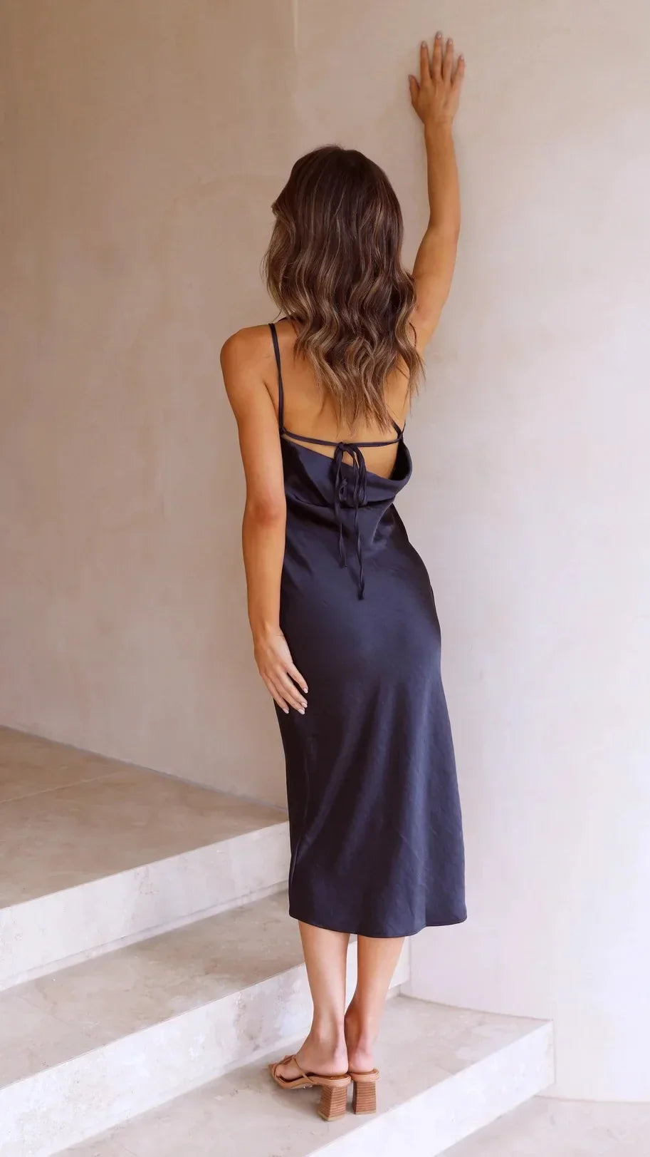 Monroe שמלת סאטן מידי