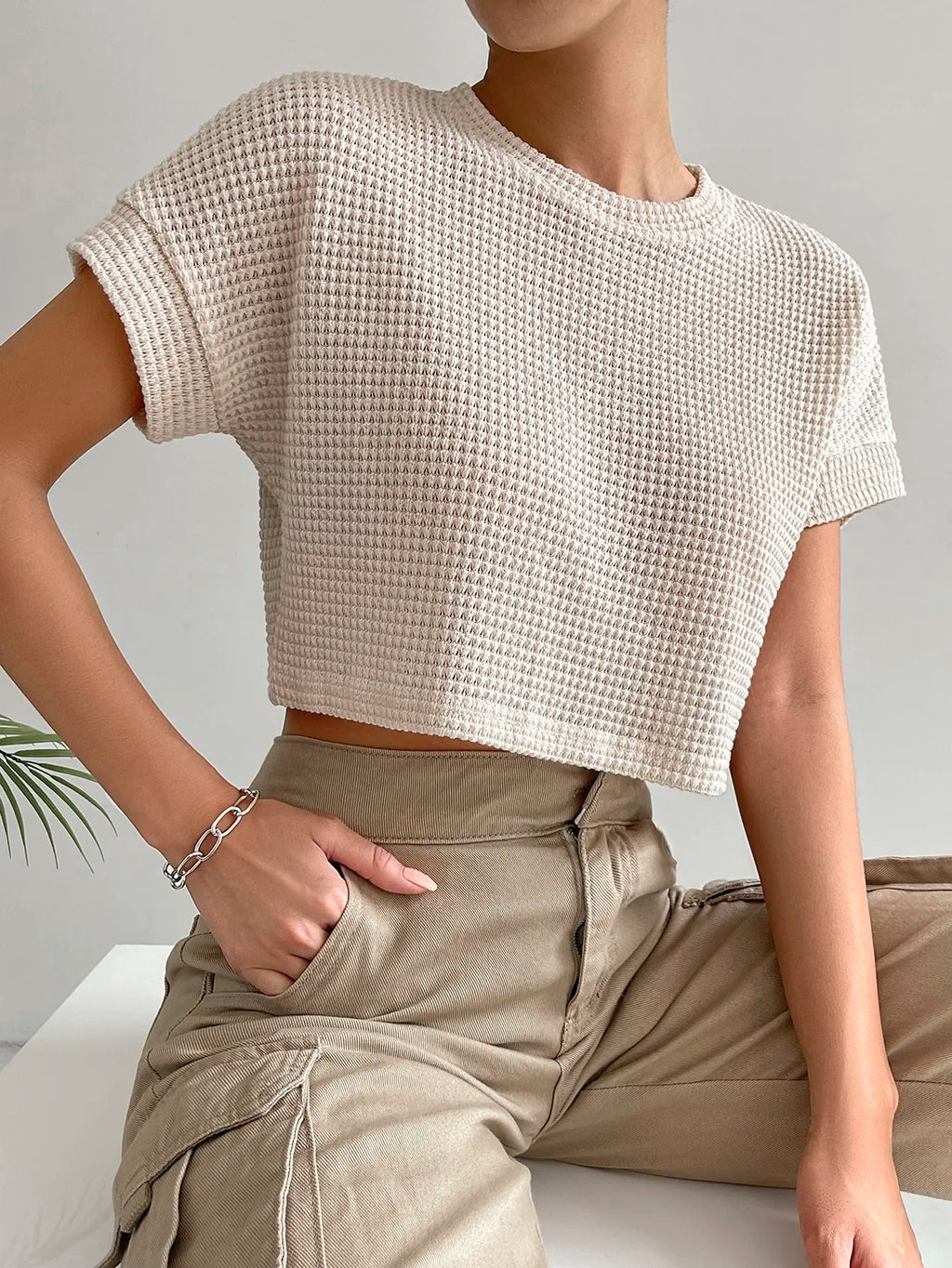 Carroll חולצת קרופ סרוגה עם שרוולים קצרים