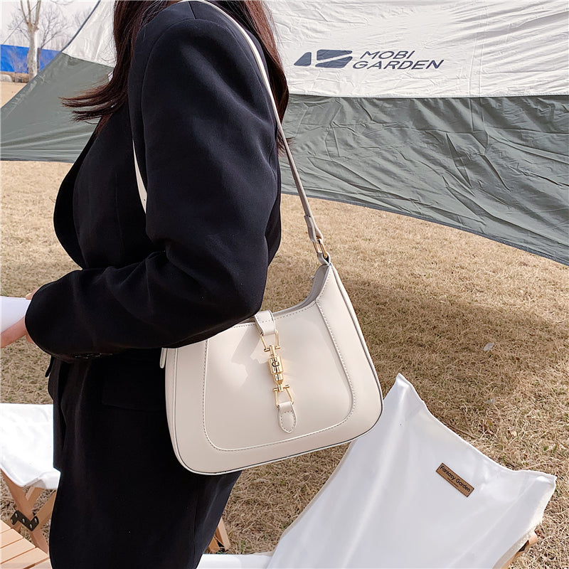 Marnie תיק שולדר בשילוב אבזם